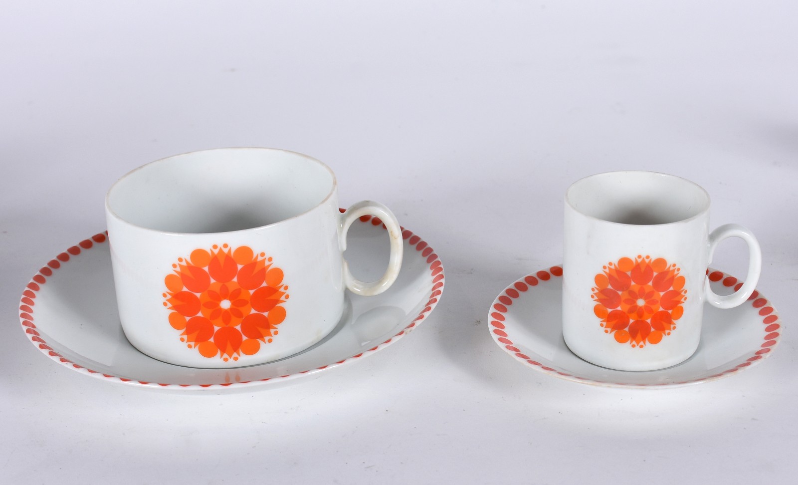 Serviço de chá e café de porcelana Renner composto de: 12 xícaras... - foto 3 de 3