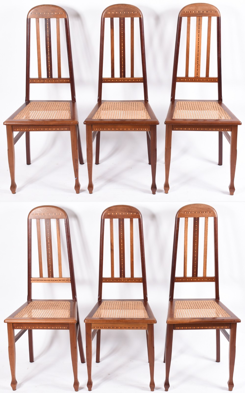 Conjunto com seis cadeiras de madeira nobre para sala de jantar... - foto 1 de 6