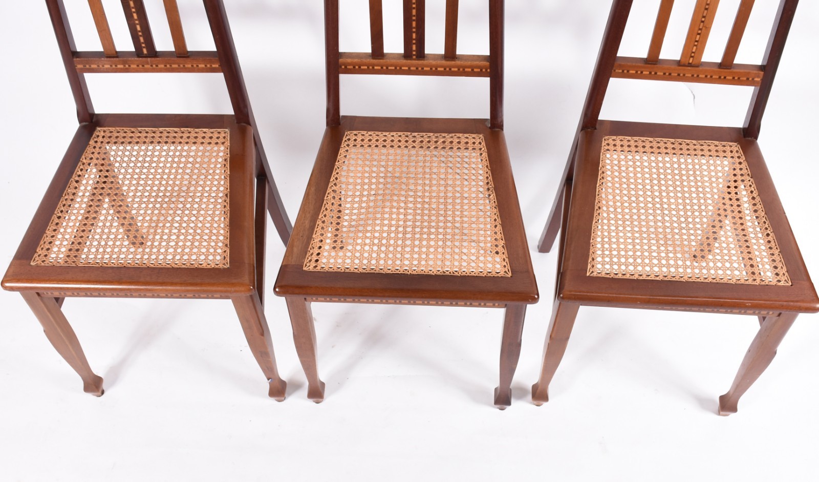 Conjunto com seis cadeiras de madeira nobre para sala de jantar... - foto 2 de 6