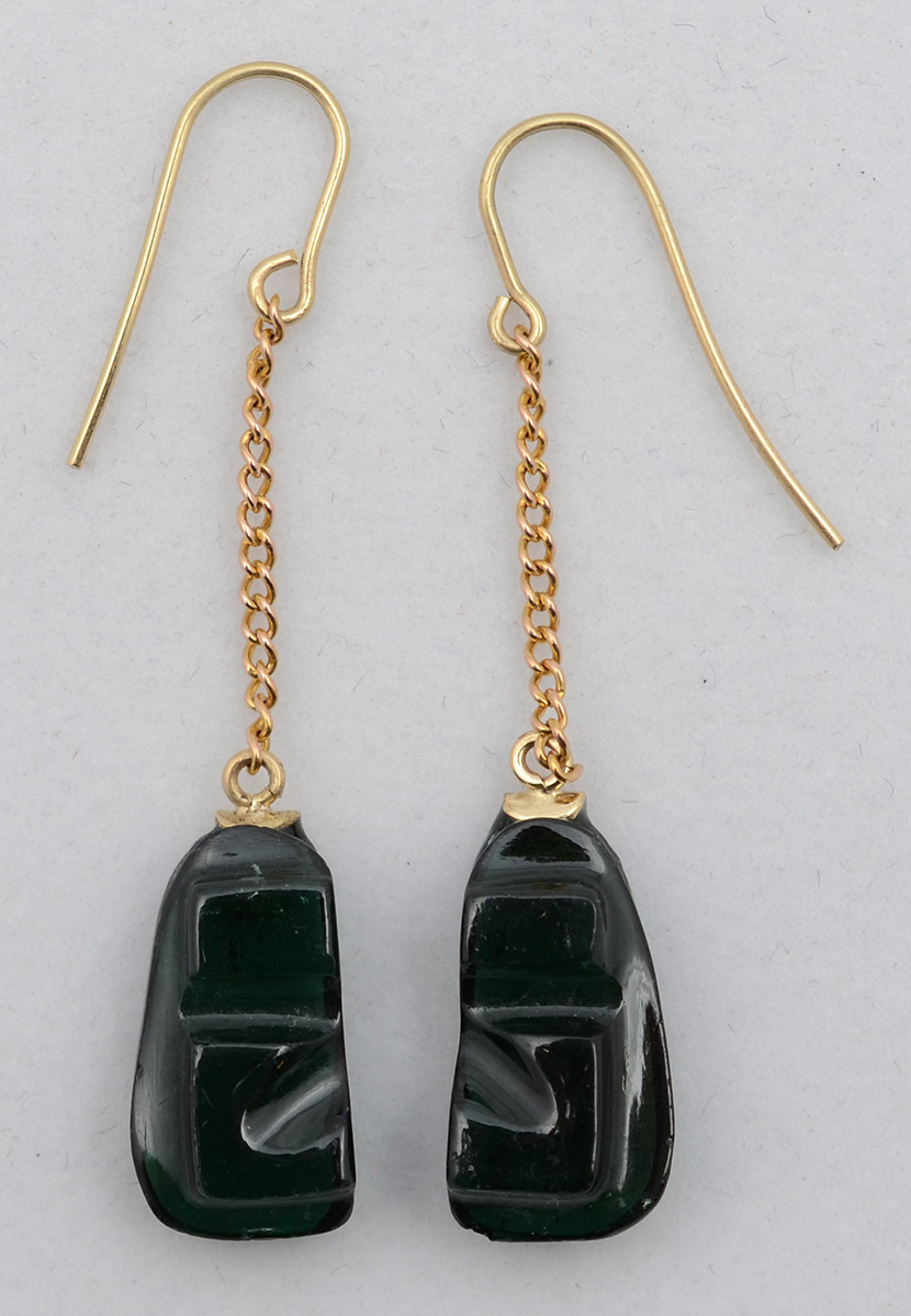 Par de brincos com pendentes em ouro 18 k, com turmalinas verdes de...