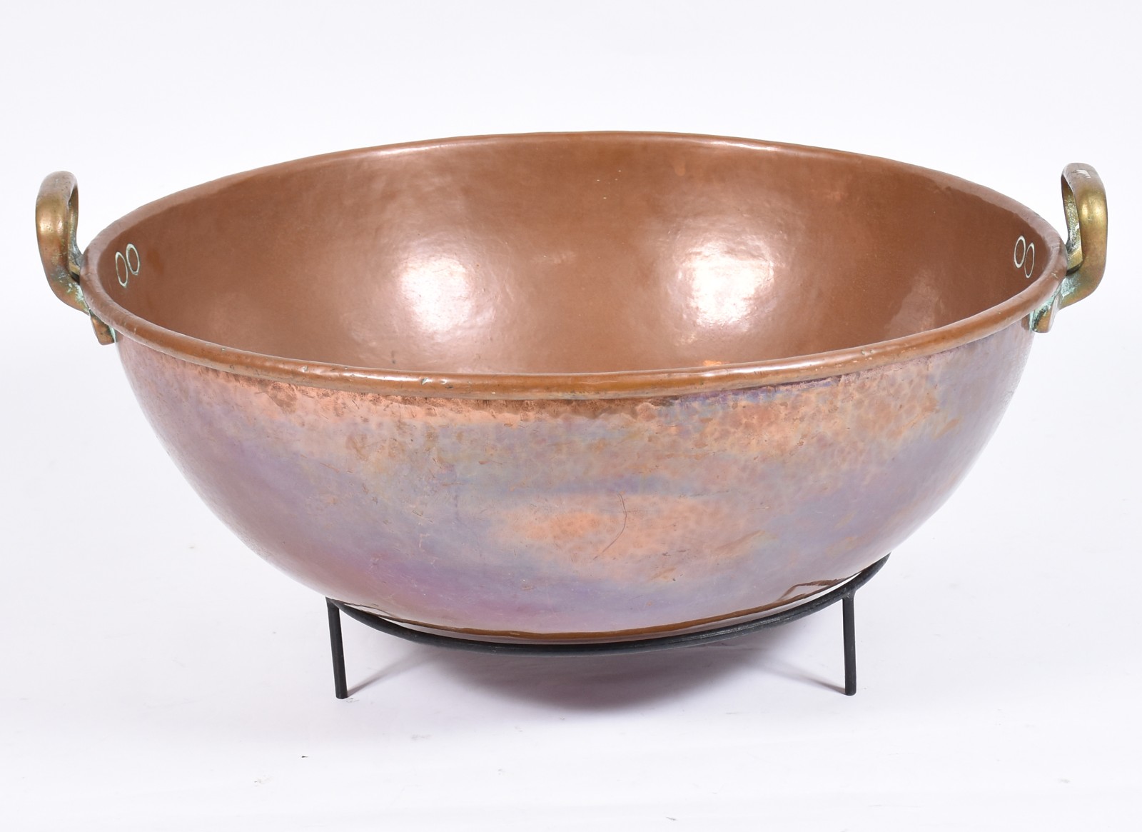 Grande e antigo tacho de cobre com alças de bronze. Acompanha suporte... - foto 1 de 4