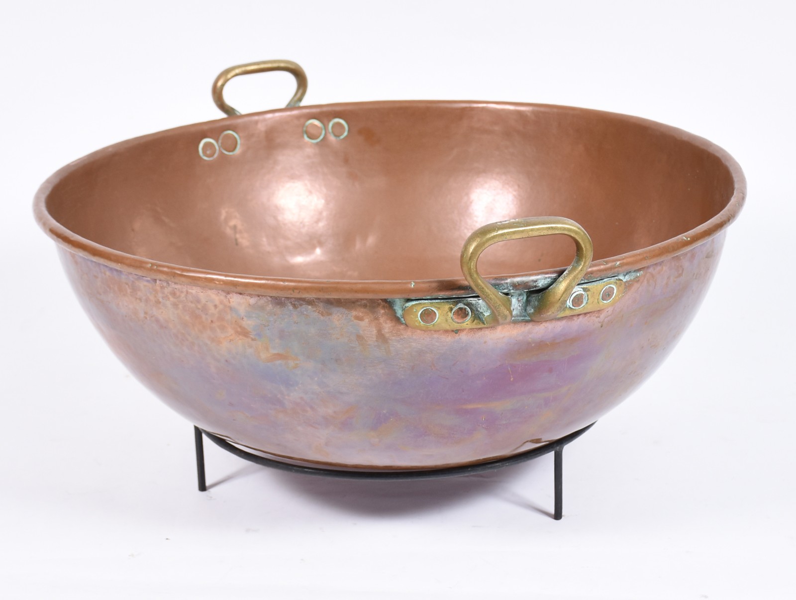 Grande e antigo tacho de cobre com alças de bronze. Acompanha suporte... - foto 2 de 4