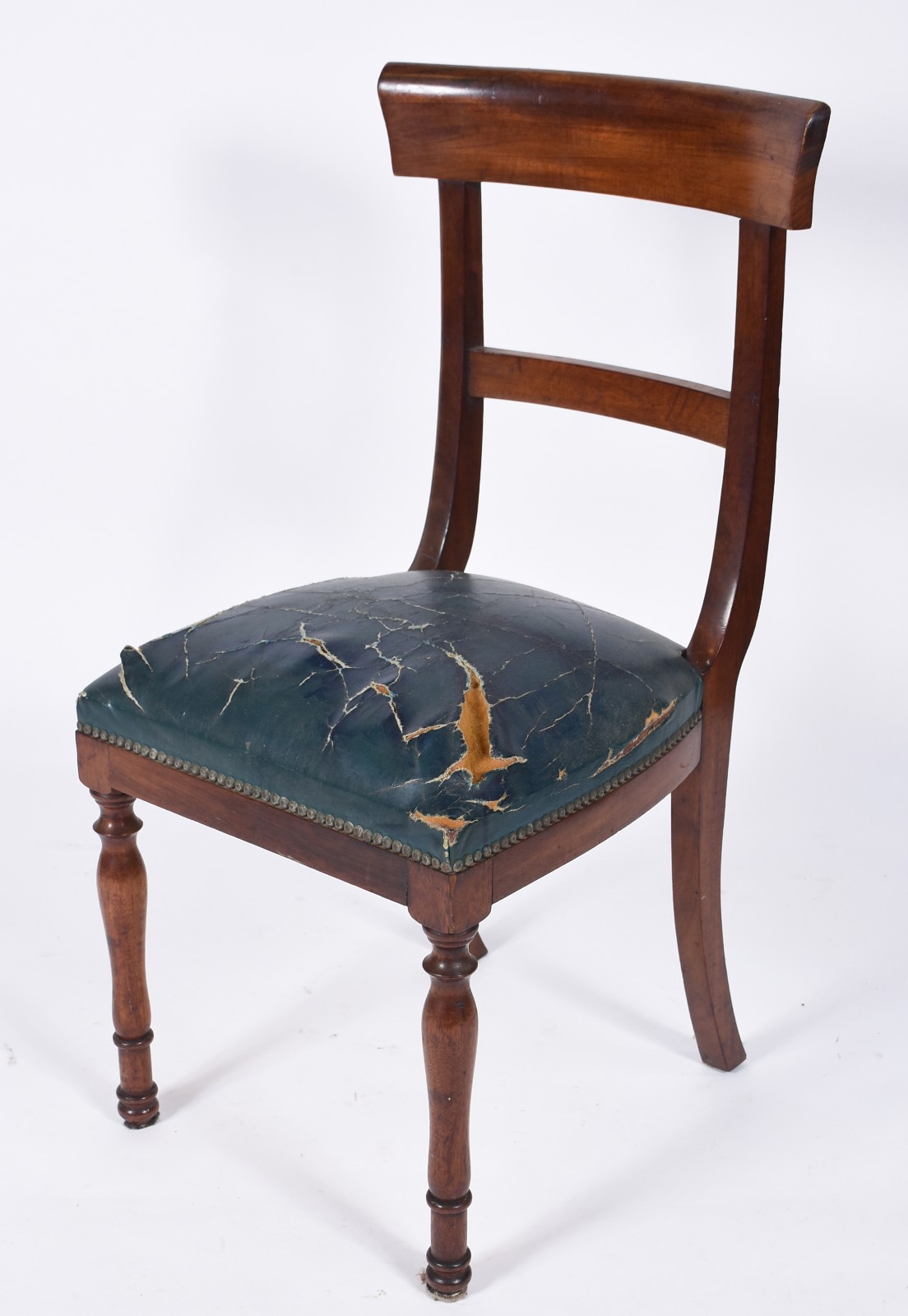 Mesa de escritório de madeira nobre, tres gavetas, pernas na forma de... - foto 5 de 6