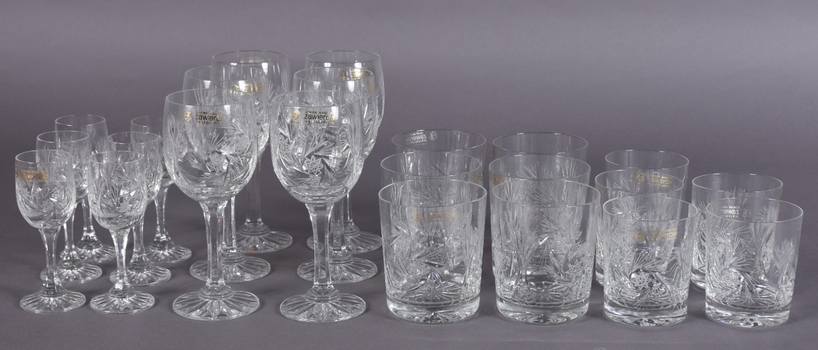 Conjunto de cristal lapidado, sendo 6 cálices para vinho, 6 para... - foto 1 de 5
