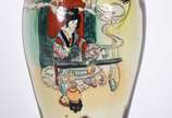 Vaso de porcelana oriental ao gosto Satzuma. - Vaso de porcelana oriental ao gosto Satzuma.