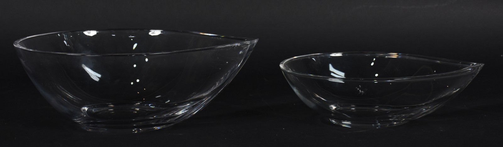 Dois bowls de cristal alemão Nachtmann, feitio "gota", marcados na... - foto 2 de 4