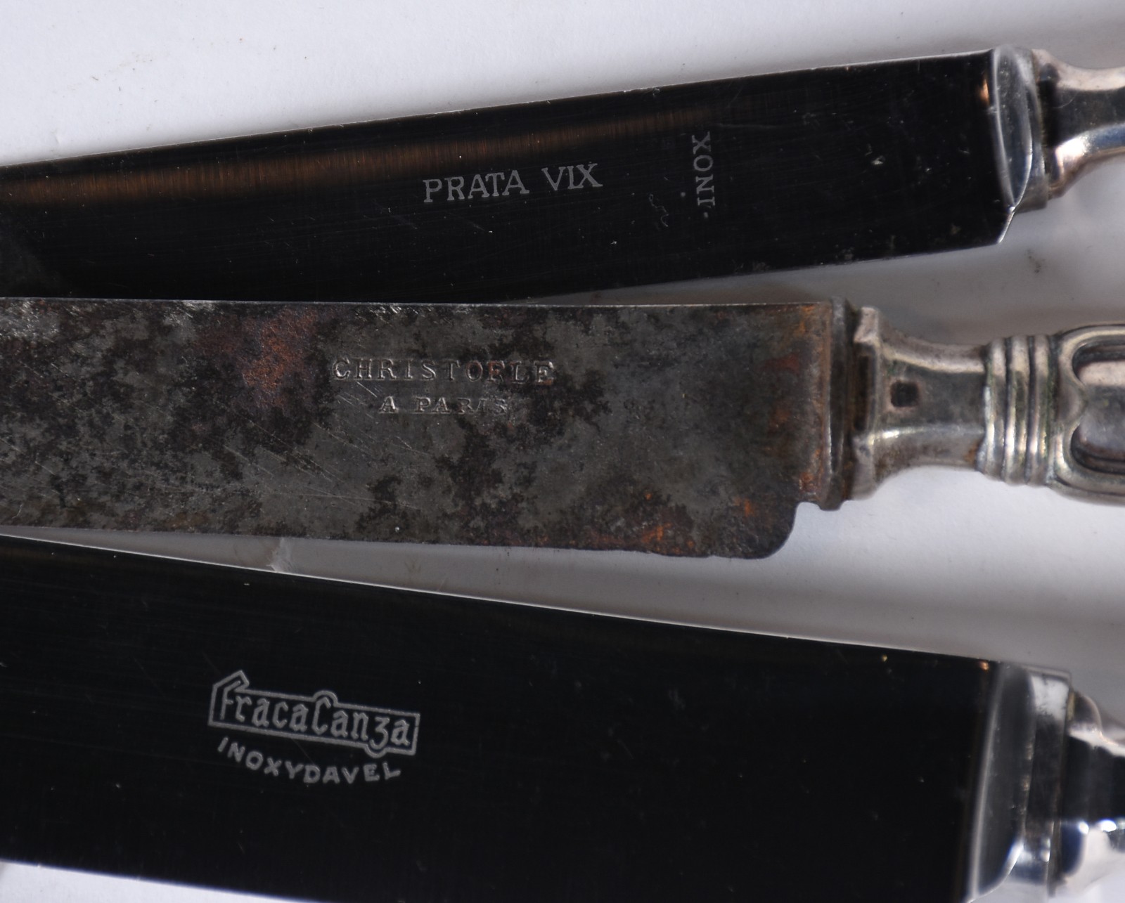 Faqueiro de metal, marcas diversas, composto de: 19 garfos, 12... - foto 3 de 5