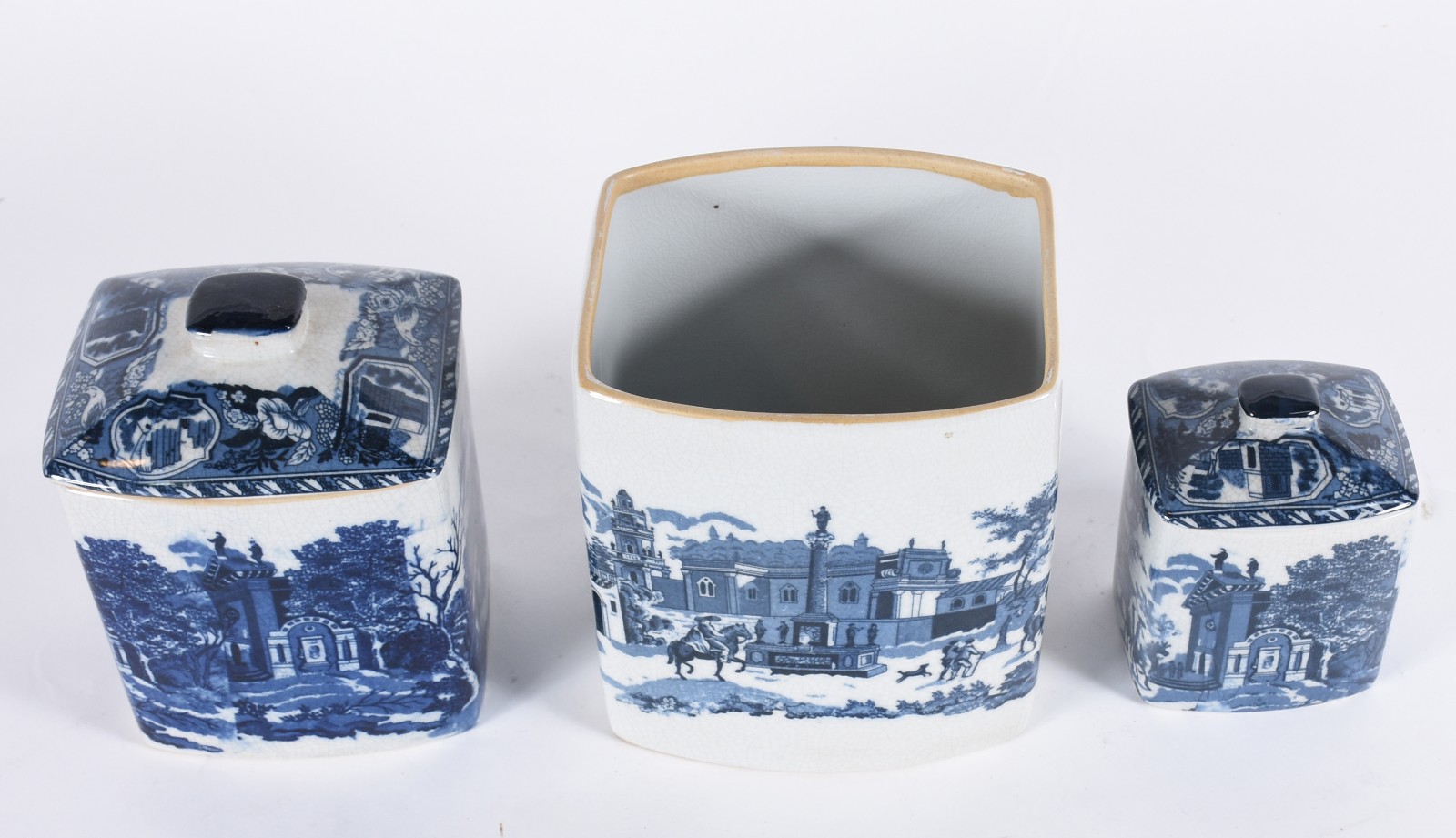 Três potiches de porcelana oriental decorados com cenas típicas em... - foto 2 de 5
