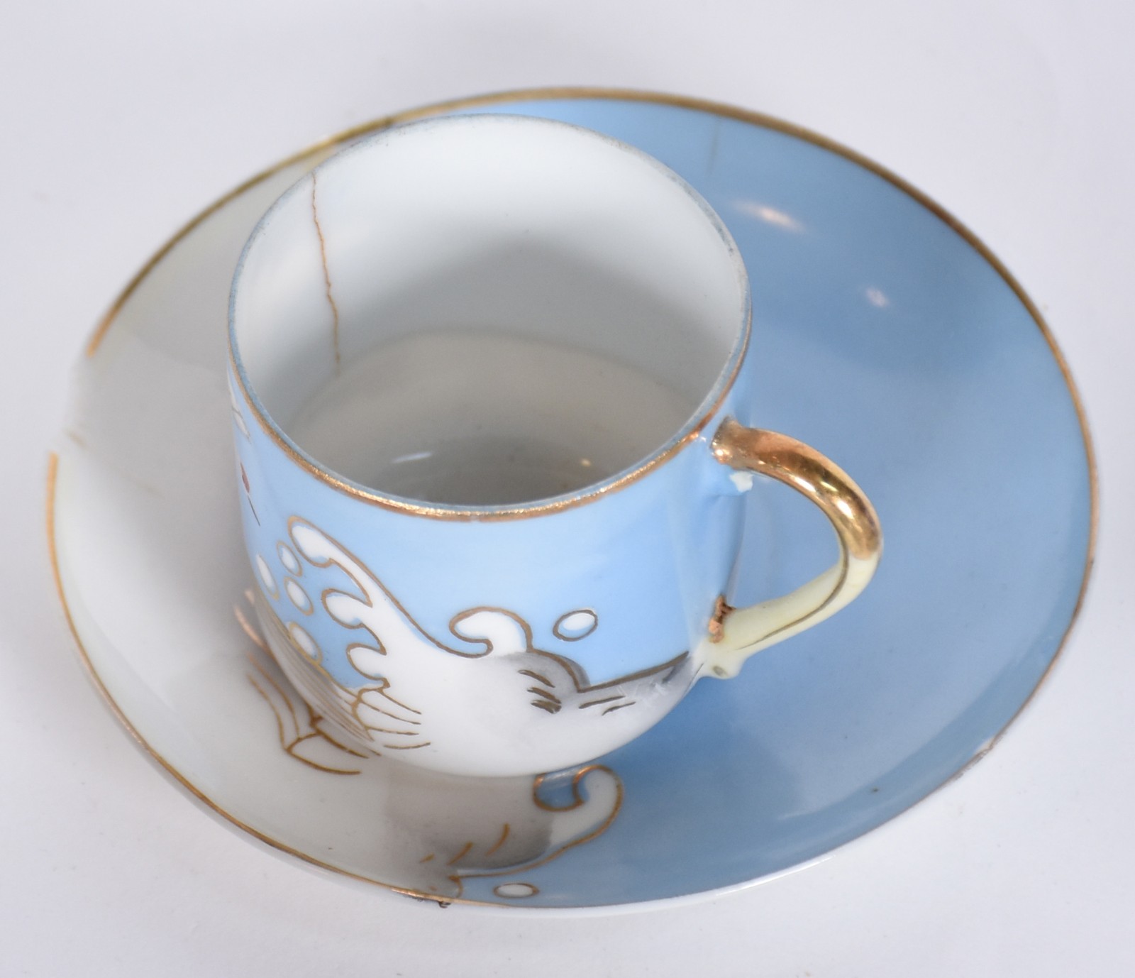 Coleção com 12 xícaras diversas, sendo: 6 coloridas de porcelana Mauá... - foto 4 de 9