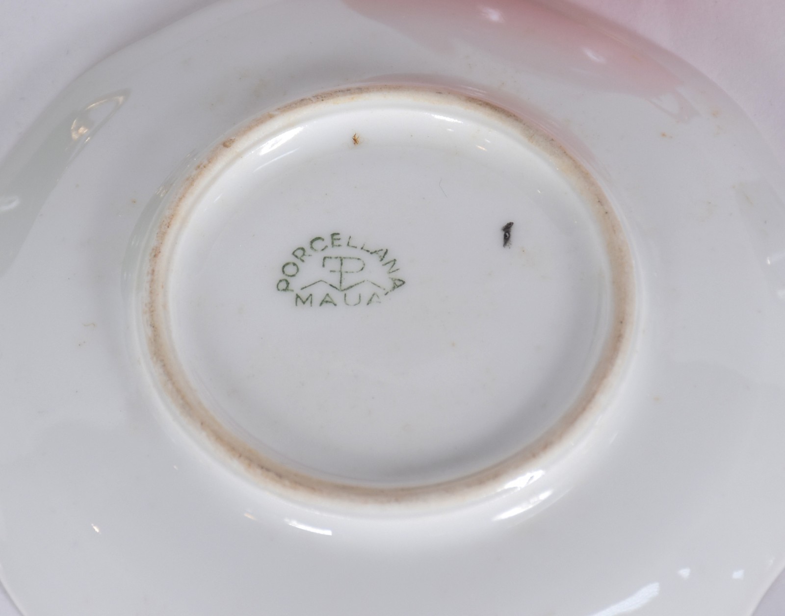 Coleção com 12 xícaras diversas, sendo: 6 coloridas de porcelana Mauá... - foto 9 de 9