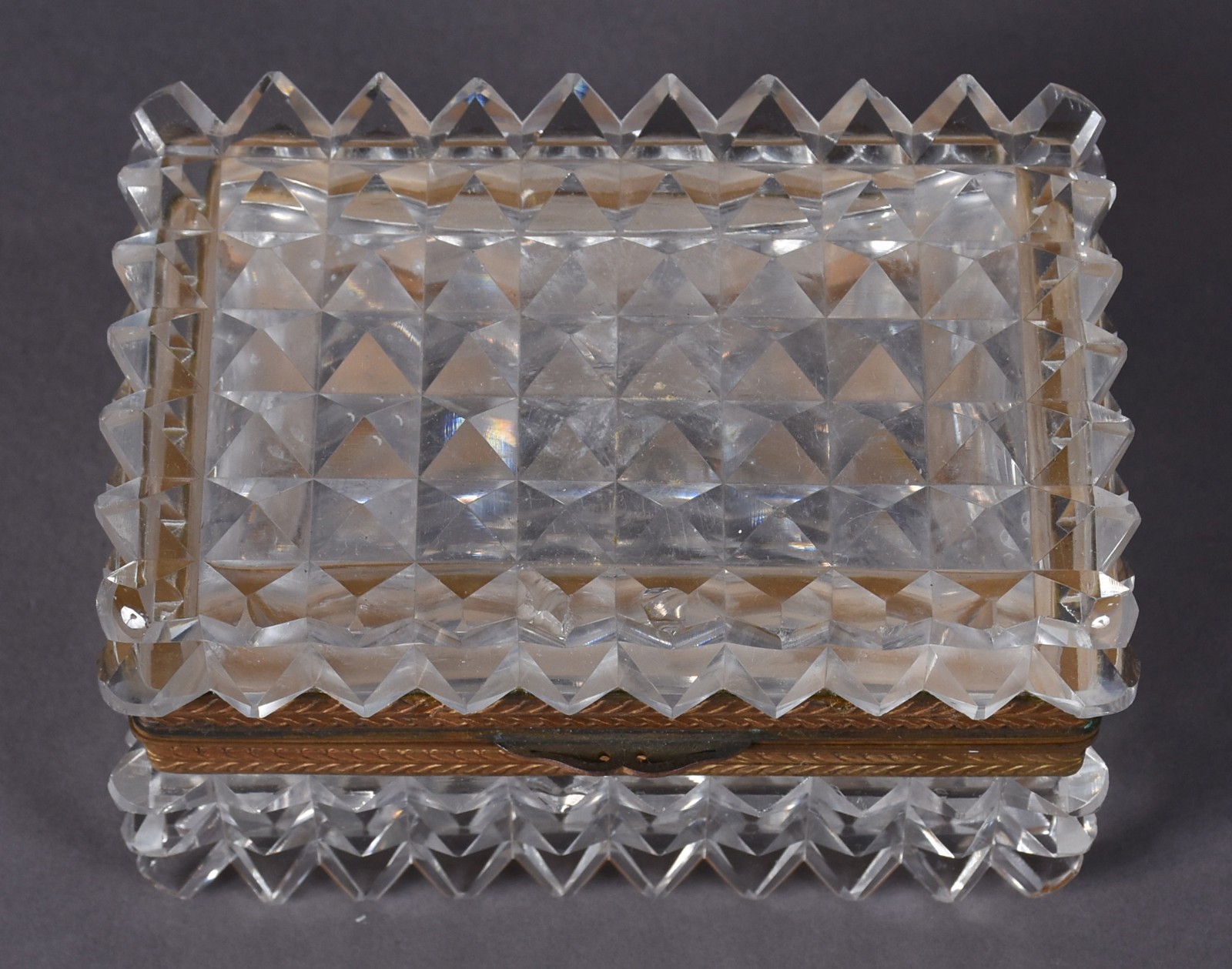 Diversas peças de cristal, sendo: caixa cigarreita com detalhes de... - foto 4 de 9