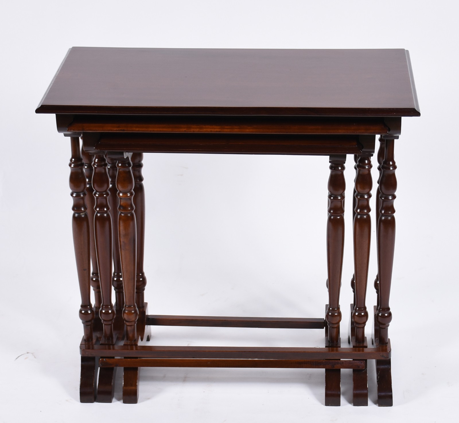 Mesa ninho de madeira nobre, 3 peças, tampos retangulares sobre... - foto 5 de 6