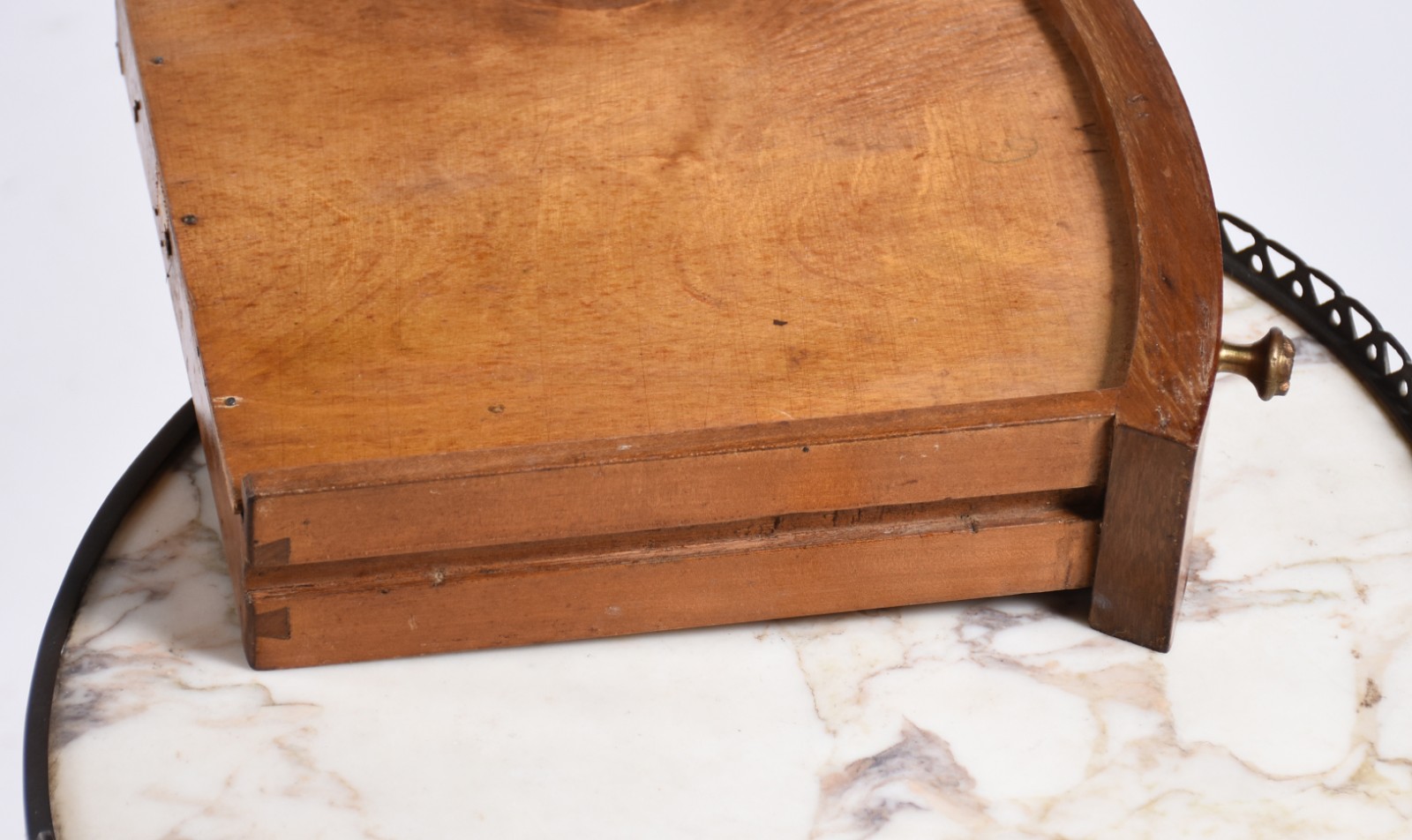 Mesa de madeira nobre estilo frances, 3 gavetas, feitio oval e... - foto 7 de 7
