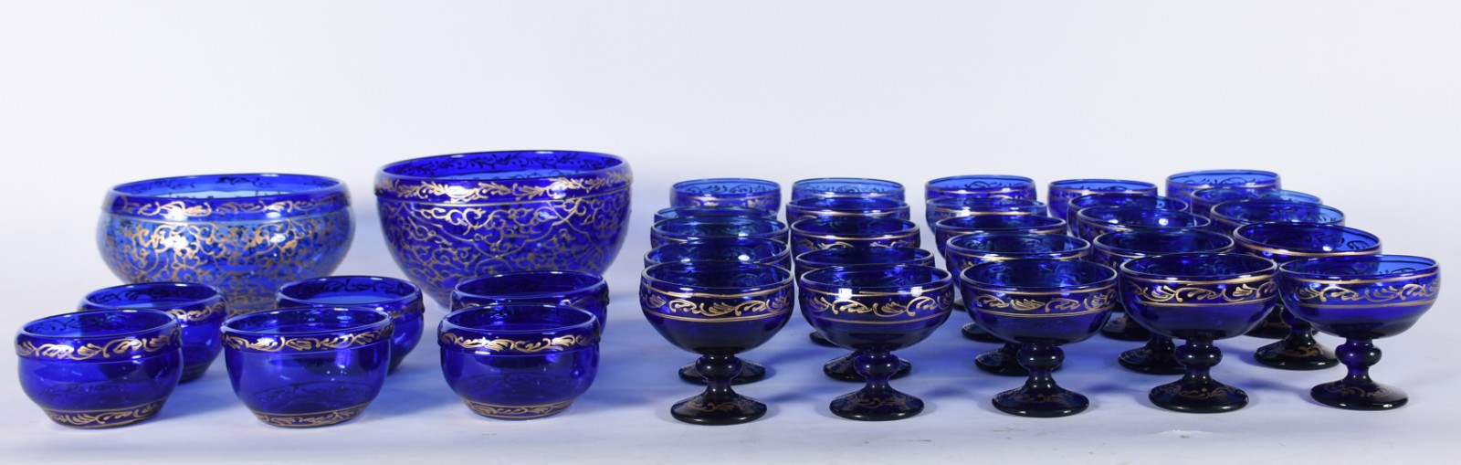 Serviço para sobremesa de vidro na cor azul com guirlandas esmaltadas... - foto 3 de 6