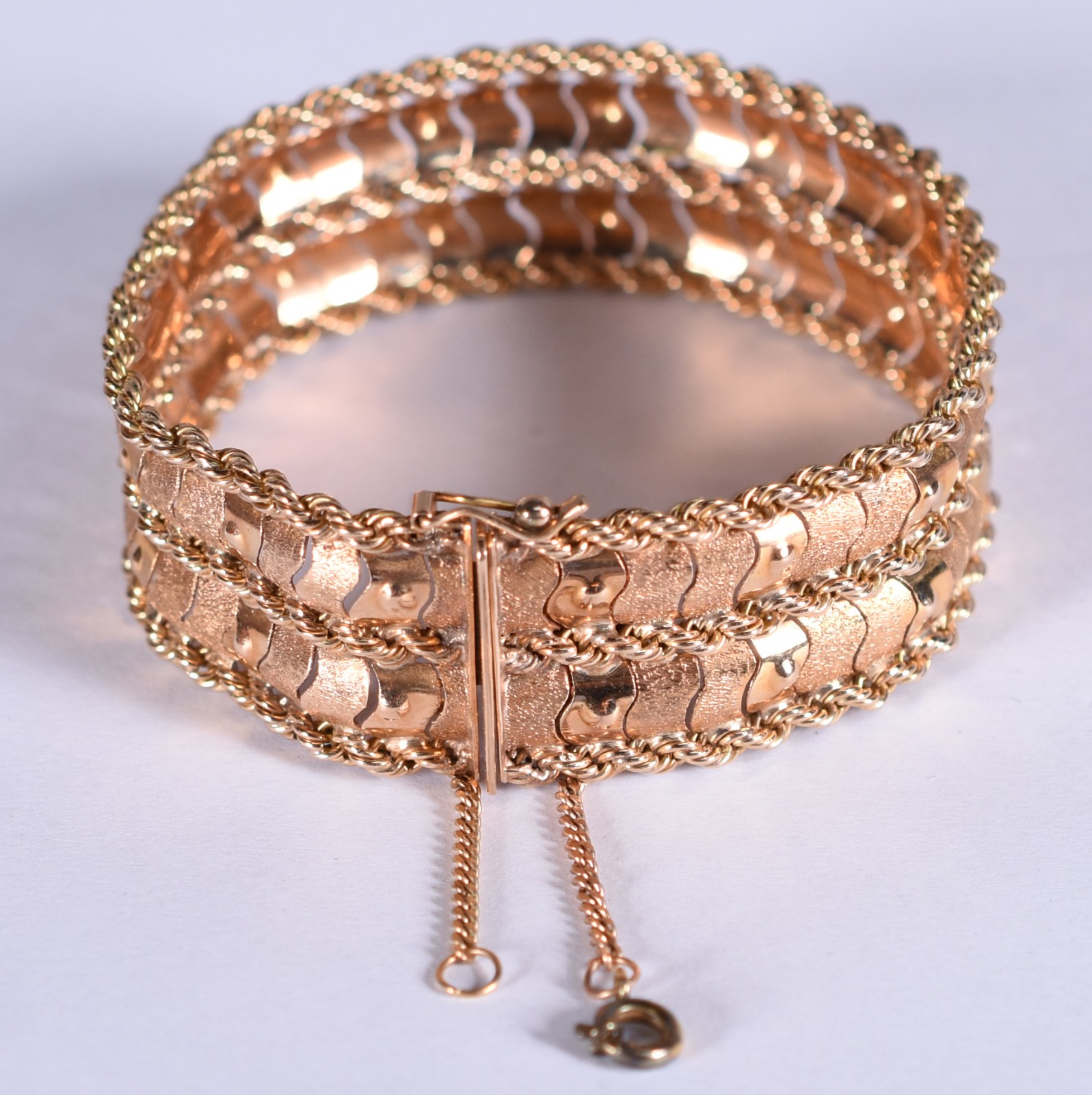 Pulseira de ouro 14k (Por motivos de segurança a peça não se encontra... - foto 1 de 6