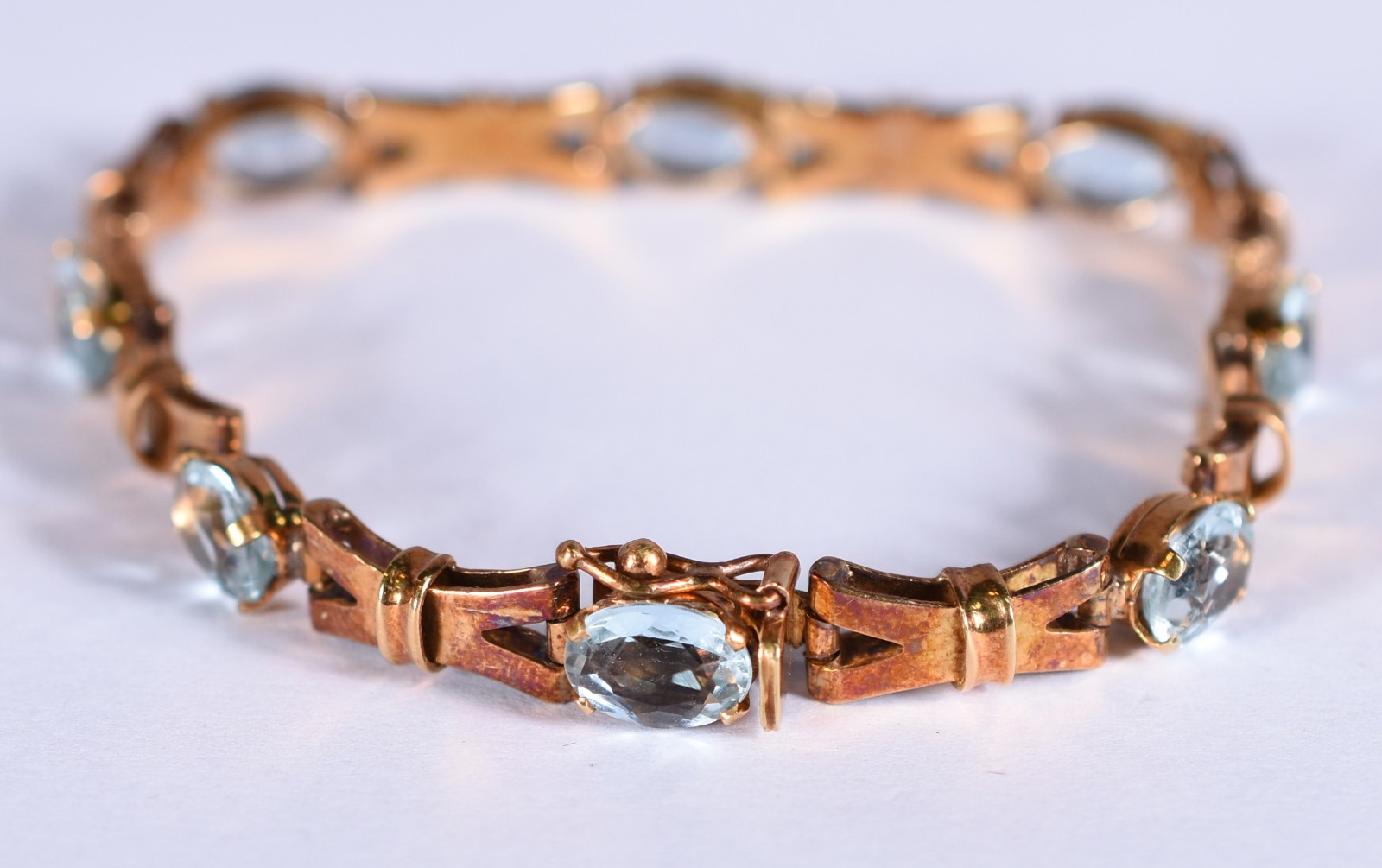 Pulseira de ouro 18k e pedras possivelmente água marinha (Por motivos... - foto 1 de 6