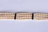 Pulseira de 4 voltas de perolas com fecho de ou... - Pulseira de 4 voltas de perolas com fecho de ouro branco e brilhantes (Por motivos de segurança a peça não se encontra na loja)