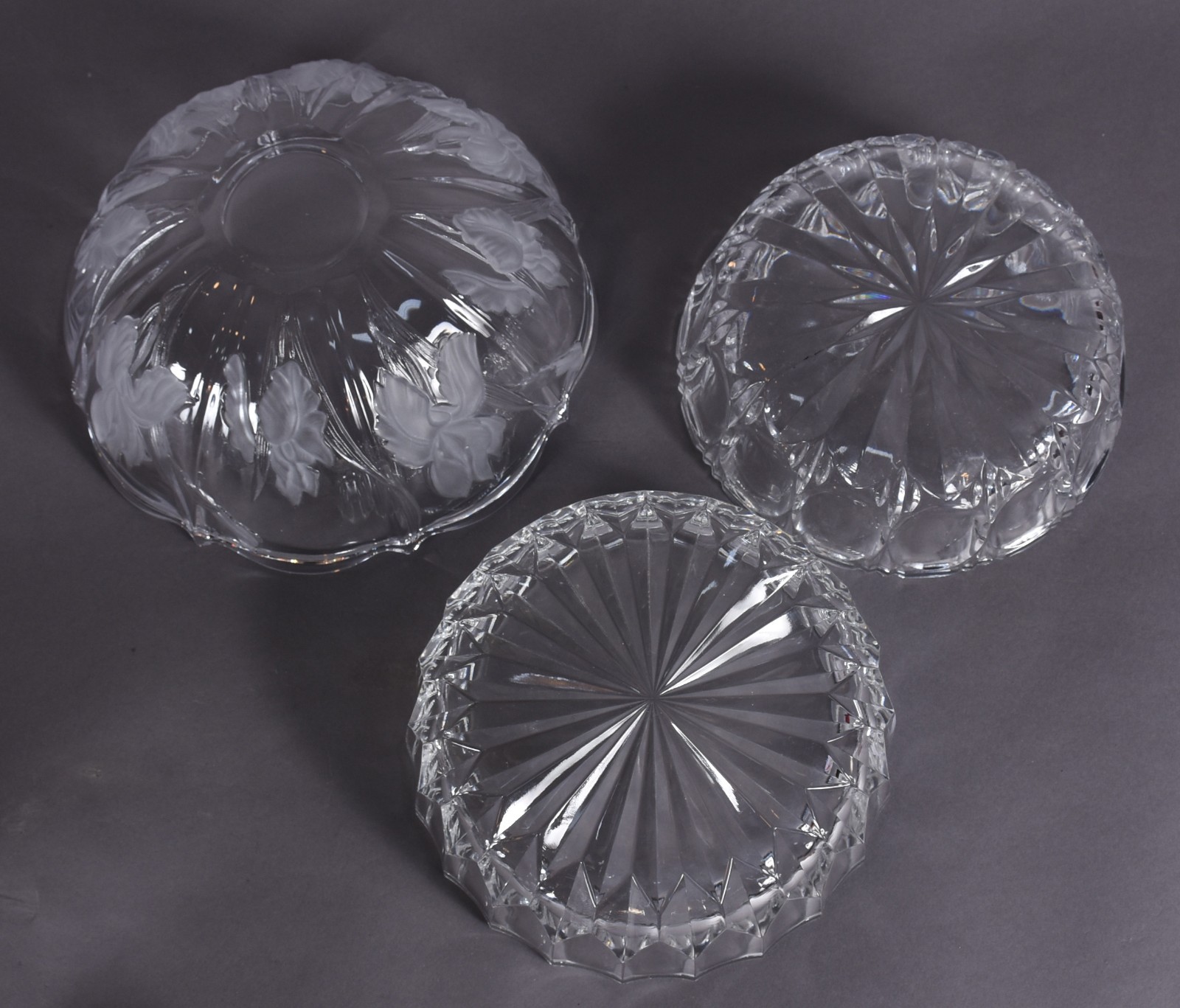 Conjunto composto de: 4 bowls e 8 saladeiras pequenas de cristal... - foto 4 de 4