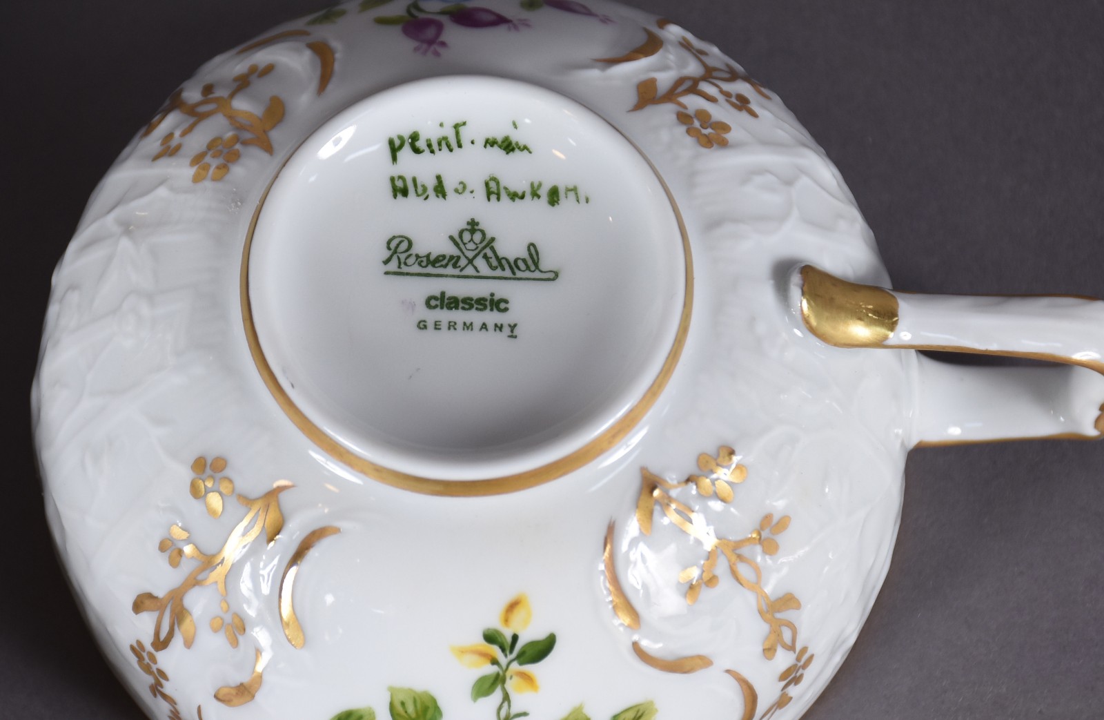 Aparelho de chá de porcelana Rozenthal composto de: 11 xícaras com... - foto 7 de 7