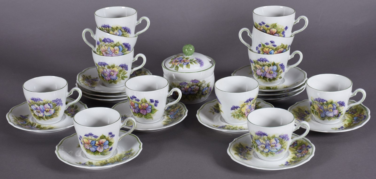 Doze xícaras com pires e açucareiro de porcelana Winterling - Germany... - foto 1 de 4