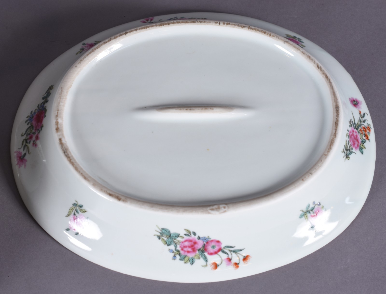 Sopeira com presentoir de porcelana decorativa ao gosto oriental... - foto 6 de 7