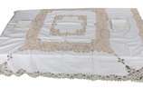 Toalha de mesa bege de renda, bordada, com 12 g... - Toalha de mesa bege de renda, bordada, com 12 guardanapos marcas do tempo).