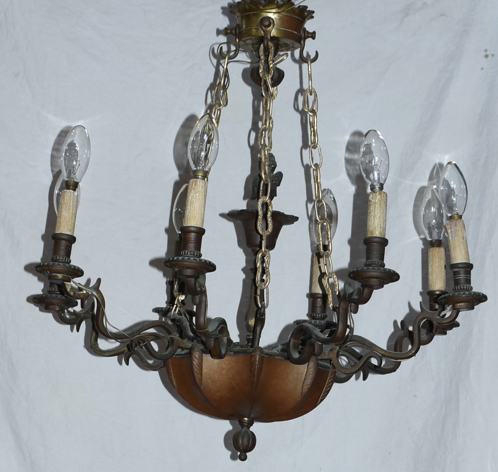 Lustre de metal para 8 luzes, braços recortados. - foto 3 de 3