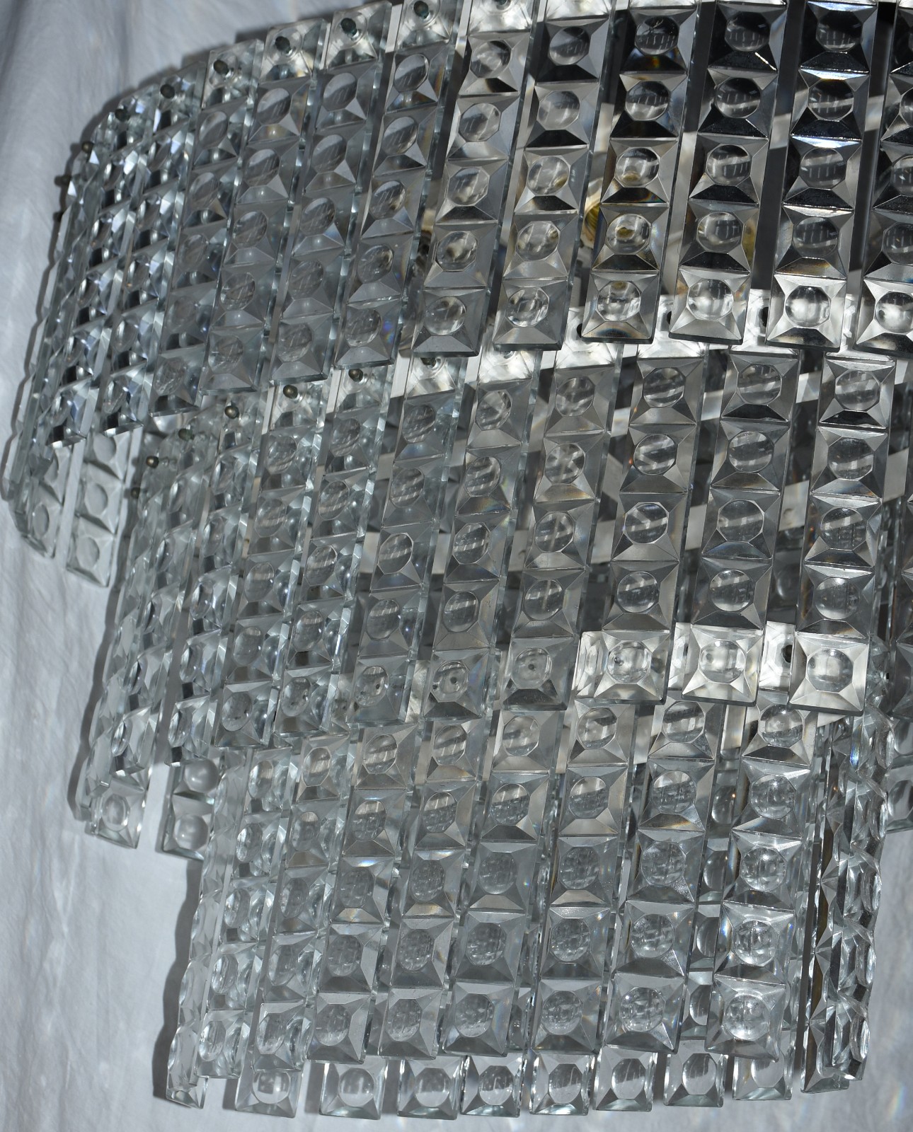 Lustre em placas de vidro trabalhado. - foto 2 de 2