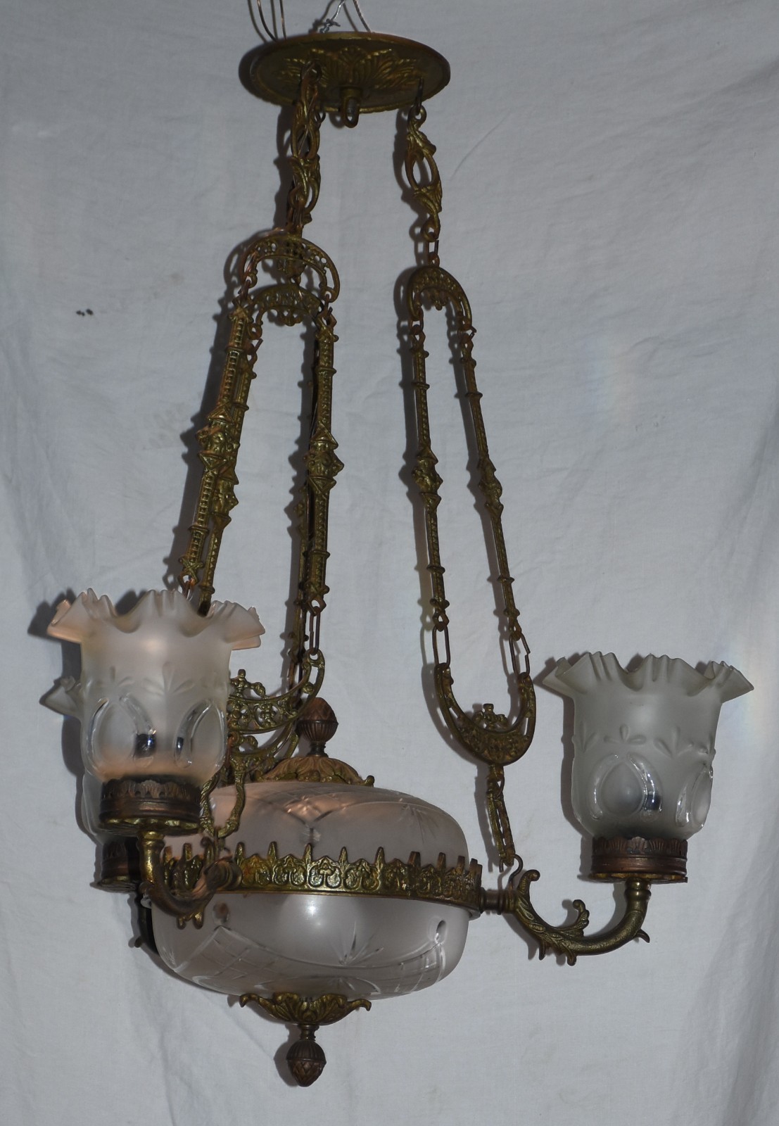 Lustre de metal com 3 braços. - foto 1 de 3