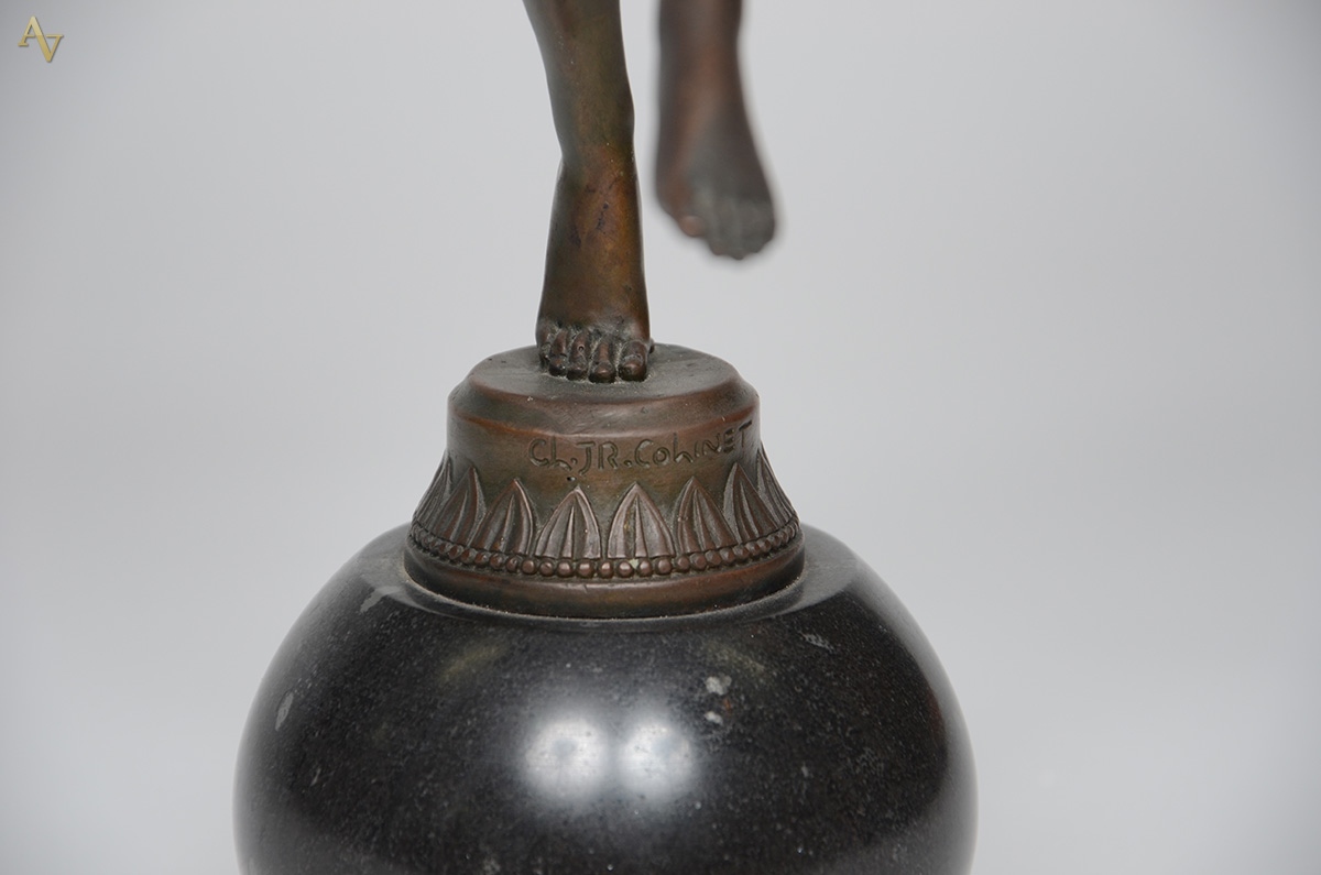 Escultura de bronze assinada COLINET, representando figura feminina... - foto 3 de 4