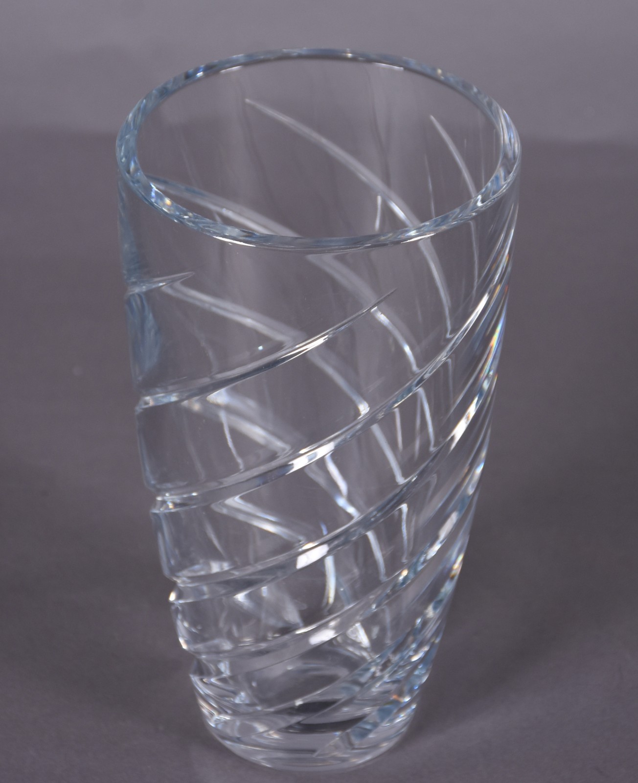 Vaso de cristal europeu lapidado. - foto 2 de 3