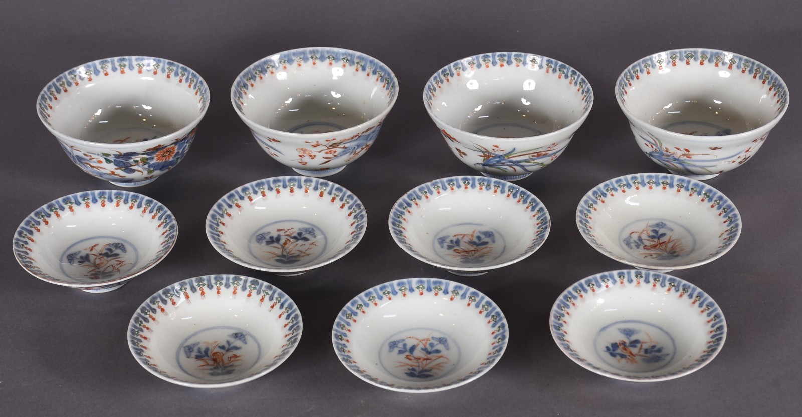 Conjunto com quatro bowls de porcelana oriental com pratinhos e tampa... - foto 3 de 5