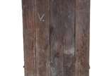 Antigo armário estilo colonial brasileiro de ma... - Antigo armário estilo colonial brasileiro de madeira nobre, duas portas almofadadas com prateleiras internas sobre dois gavetões. Desgastes.
