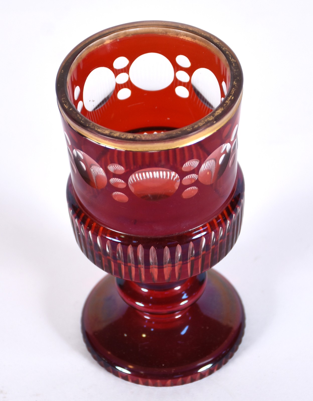 Antigo copo/goblet de cristal doublé rubi lapidado, borda com friso... - foto 2 de 3