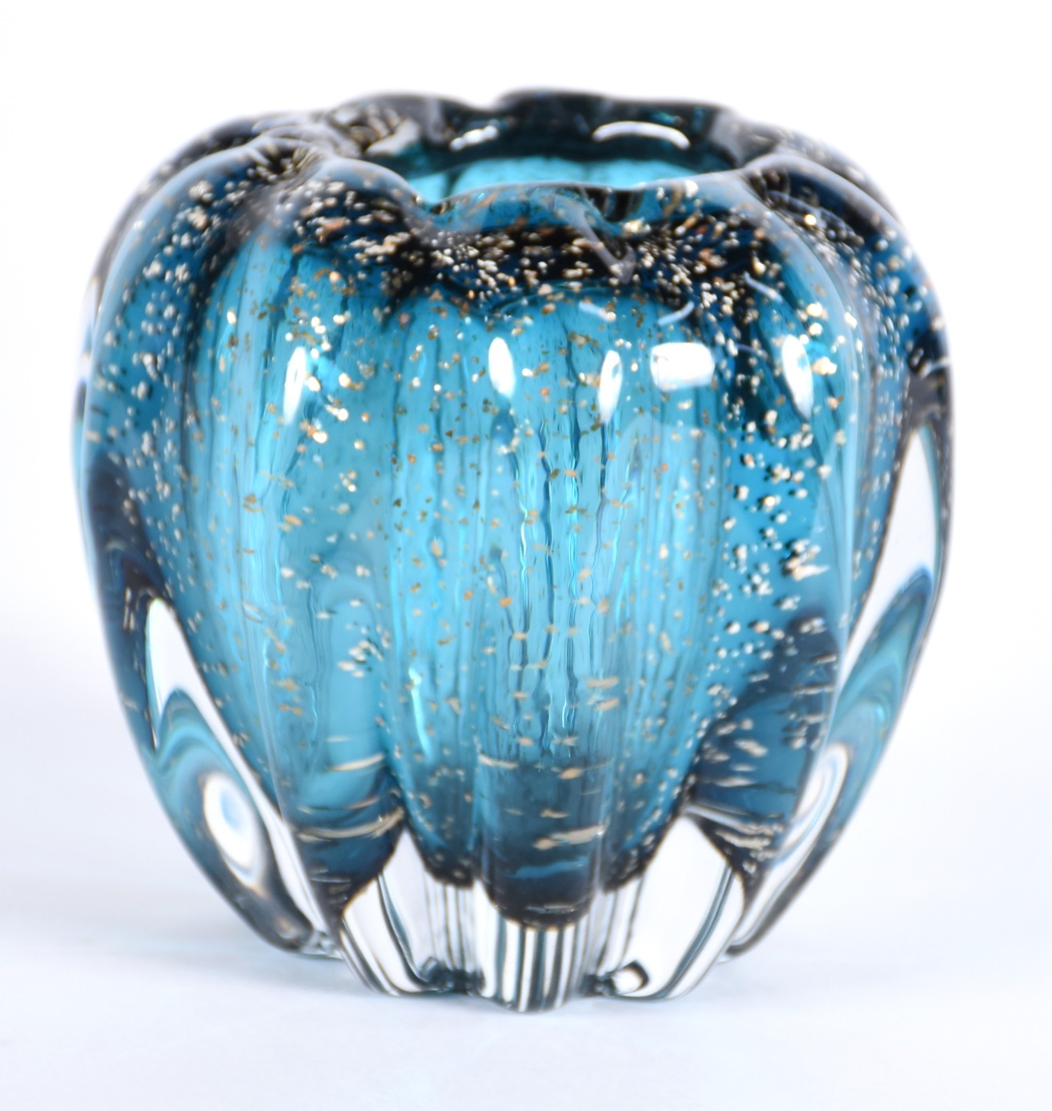 Vaso de vidro decorativo na cor azul com pó de ouro. - foto 1 de 3