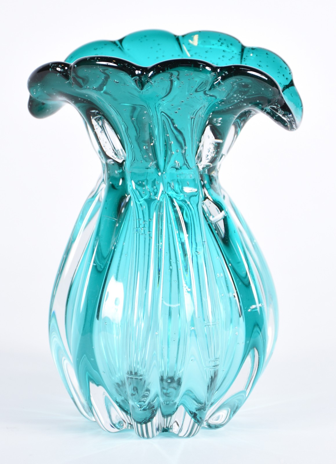 Vaso de vidro decorativo na cor verde. - foto 1 de 3