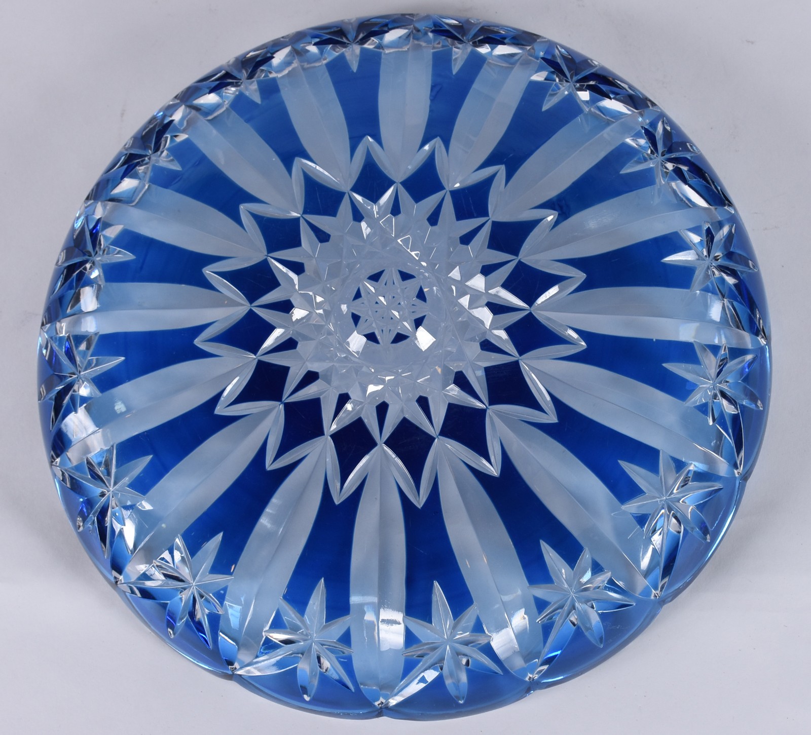 Conjunto de prato grande e 12 pratinhos para sobremesa de cristal... - foto 4 de 5