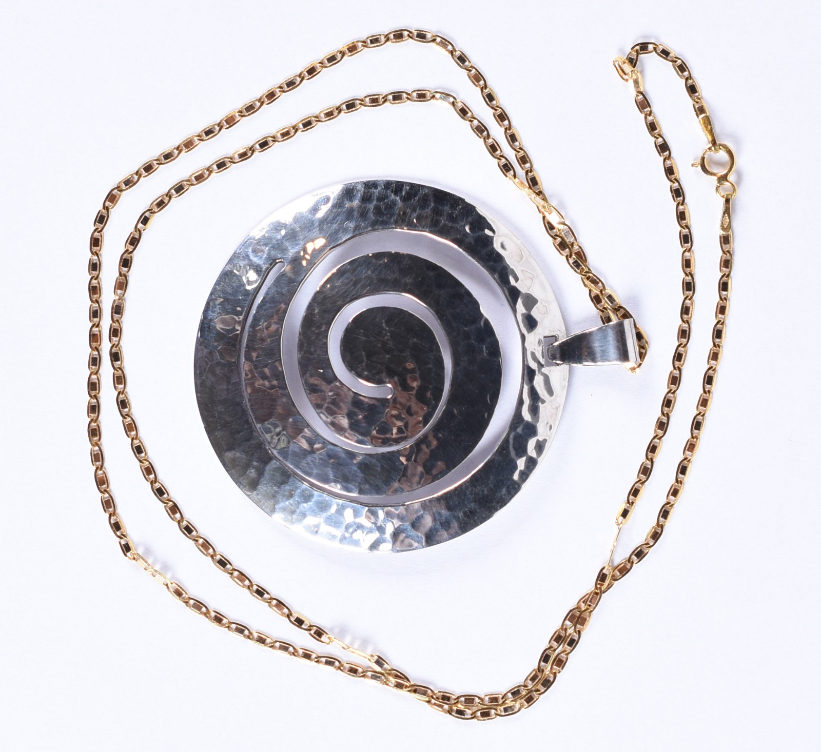 Conjunto composto de: cordão em ouro 18k contraste 750 com élos... - foto 3 de 6