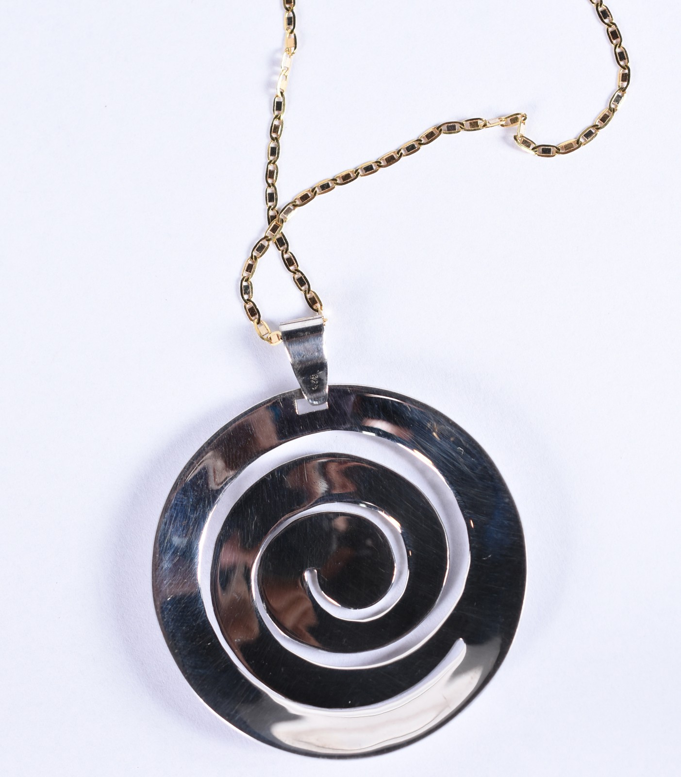Conjunto composto de: cordão em ouro 18k contraste 750 com élos... - foto 4 de 6