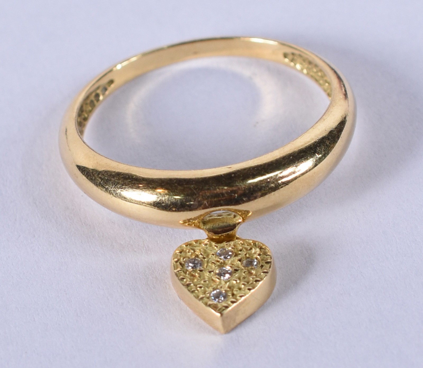 Anel em ouro 18k, contraste 750 com 5 brilhantes, aro 21 (Por motivos... - foto 1 de 4