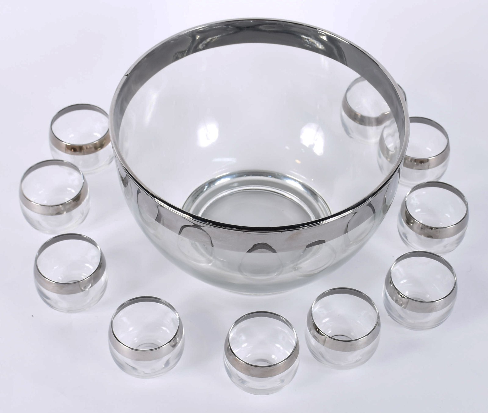 Conjunto de saladeira com 10 bowls, bordas com frisos prateados. - foto 2 de 4