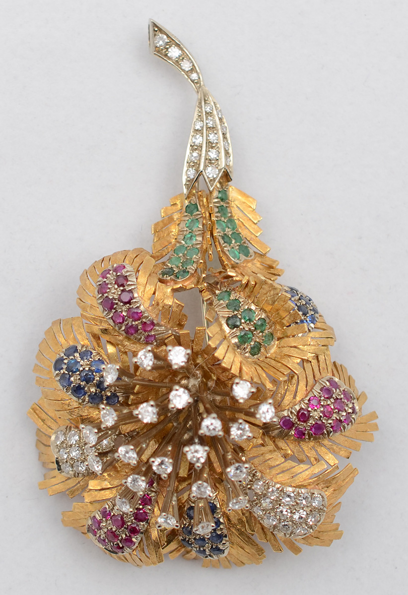 Broche de ouro amarelo 18 k modelo flor, cravejado com brilhantes...