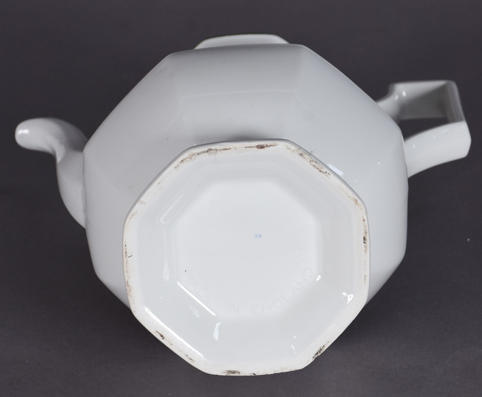 Bule de porcelana inglesa feitio oitavado decorado com frutos em... - foto 4 de 4