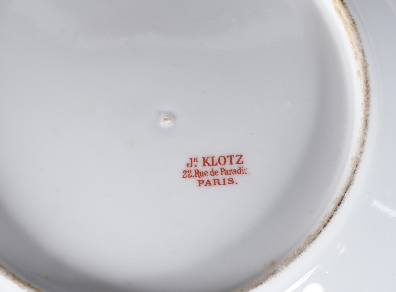 Sete peças diversas de porcelana, sendo cinco pratos (quatro... - foto 6 de 11