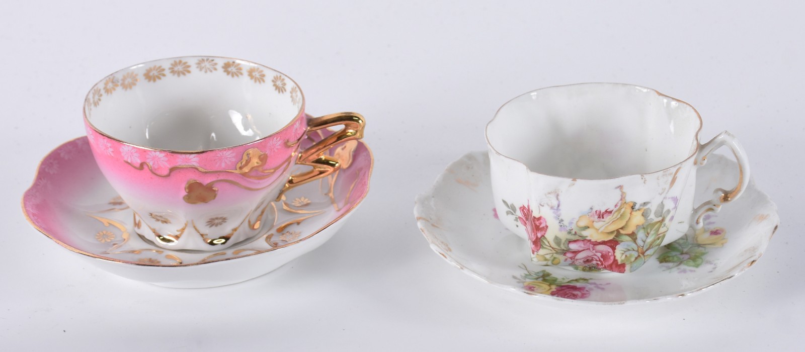 Onze xícaras de chá de porcelana européia, sendo sete em tons de rosa... - foto 3 de 4