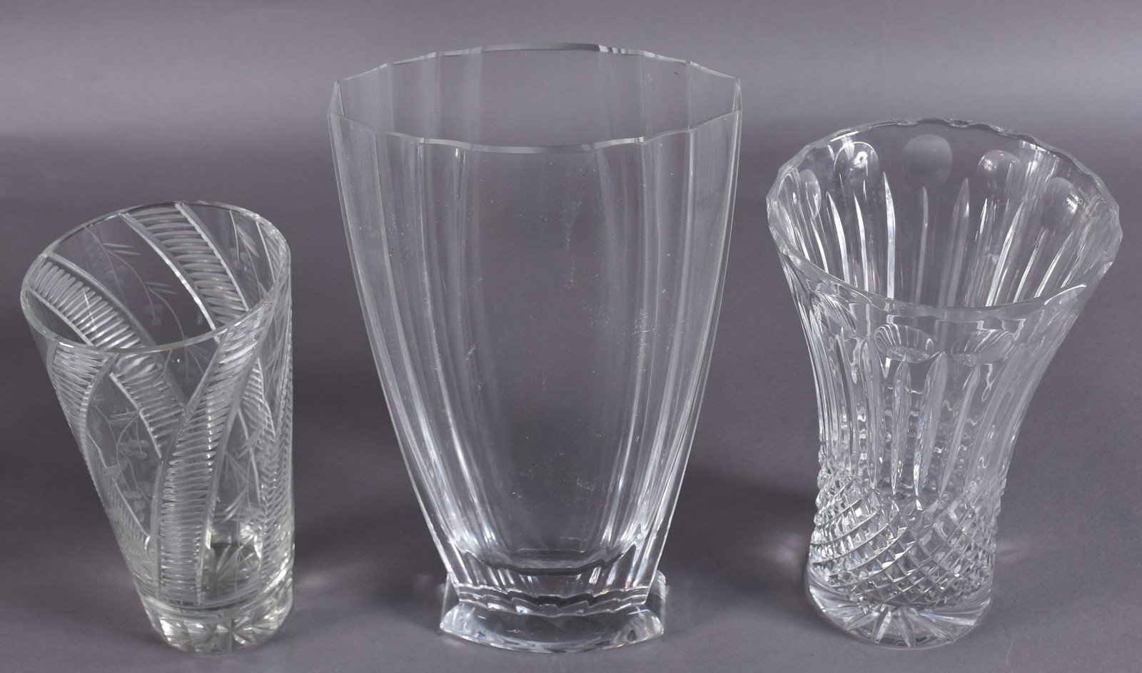 Três jarras de cristal diversos. - foto 2 de 4