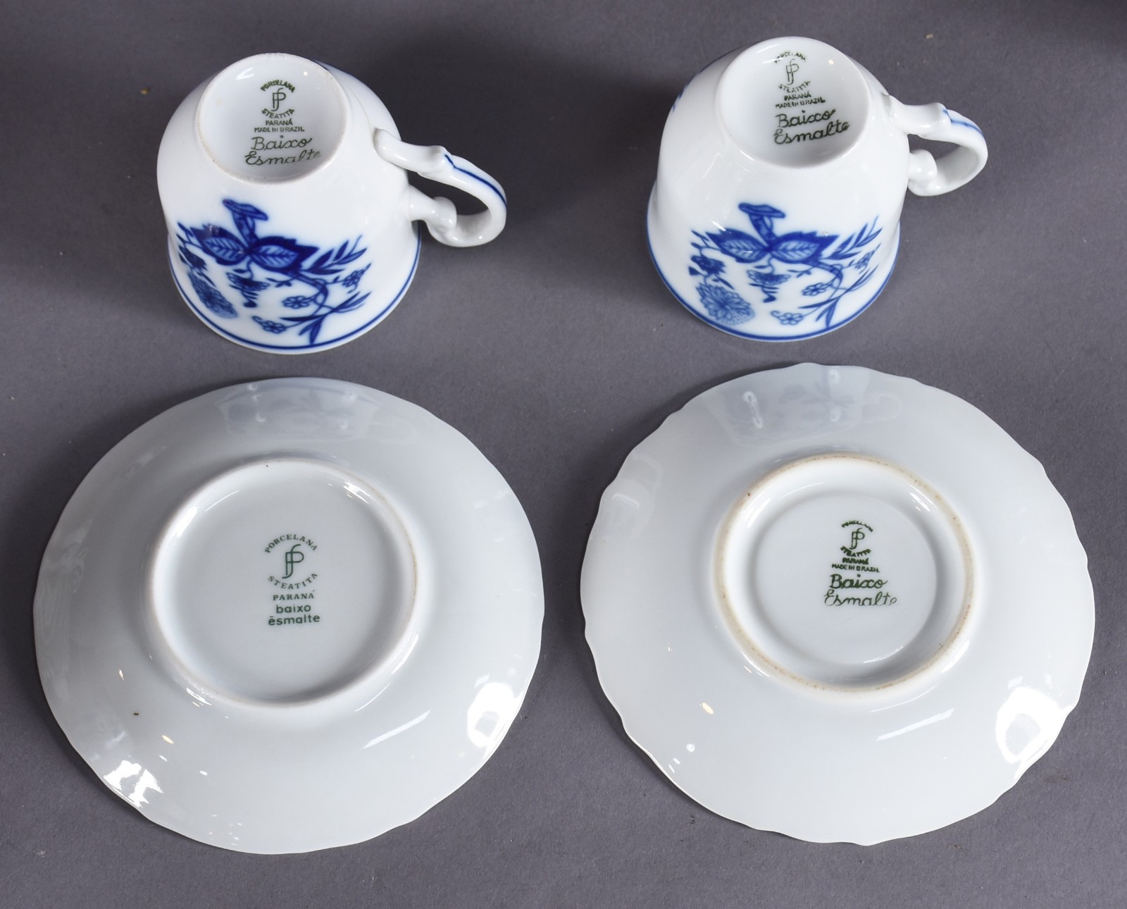 Conjunto com 17 xícaras de café com pires de porcelana Steatita. - foto 4 de 5