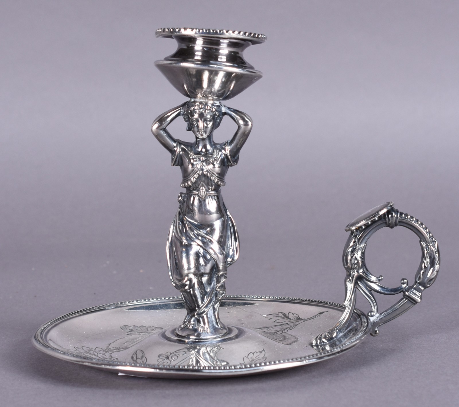Palmatória de prata contrastada na forma de figura feminina, base... - foto 1 de 7