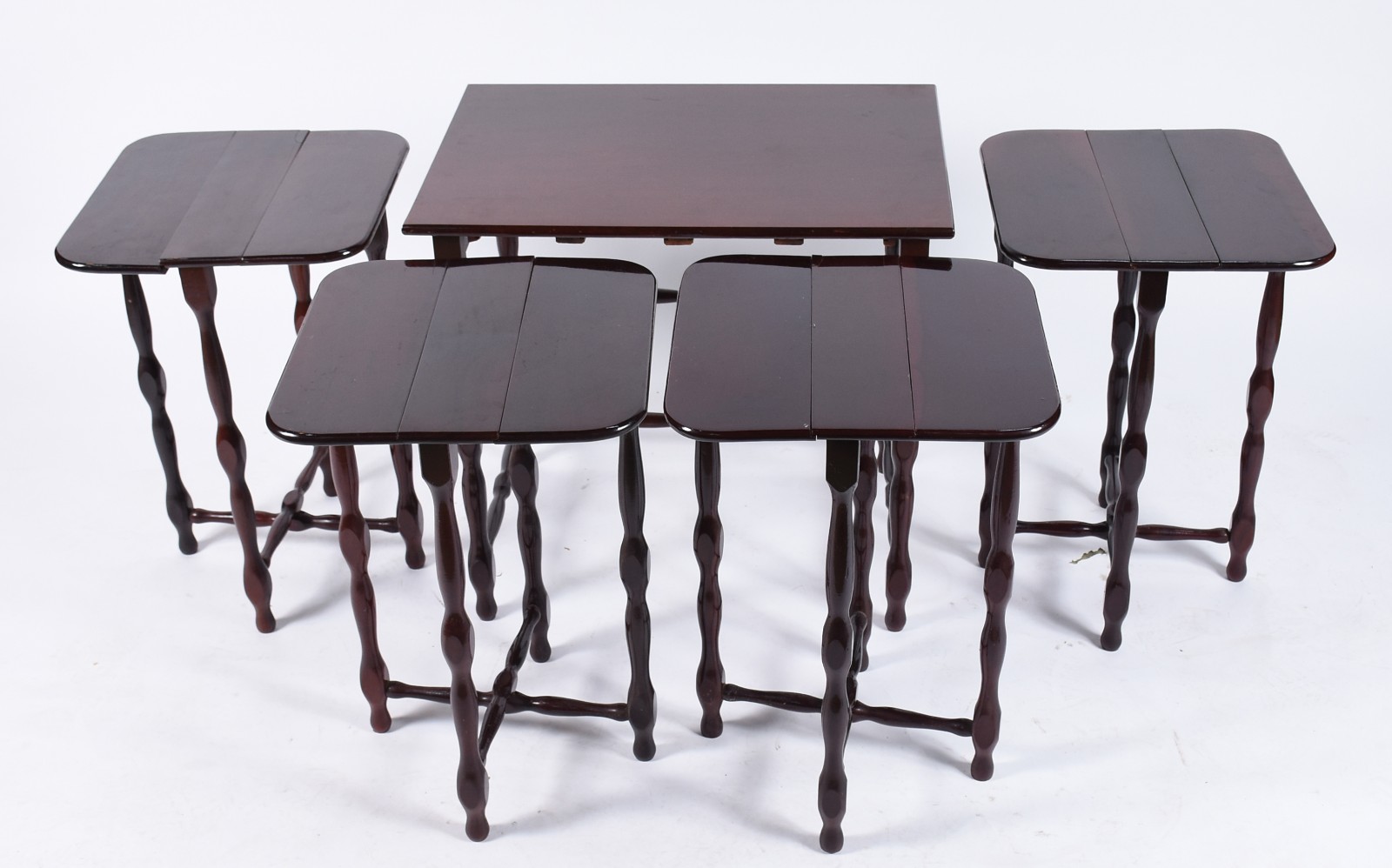 Mesa ninho de madeira nobre com 4 peças de encaixar. - foto 2 de 7