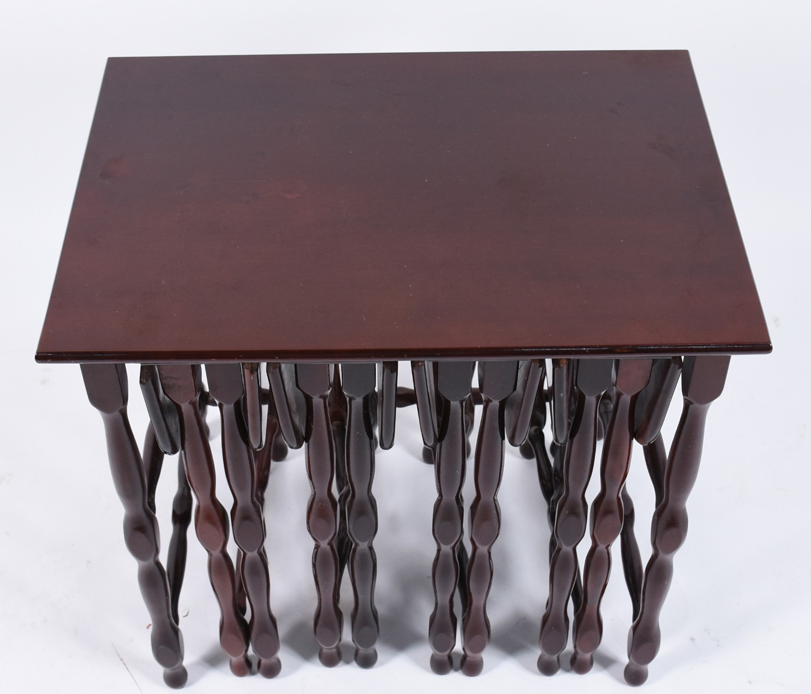 Mesa ninho de madeira nobre com 4 peças de encaixar. - foto 4 de 7